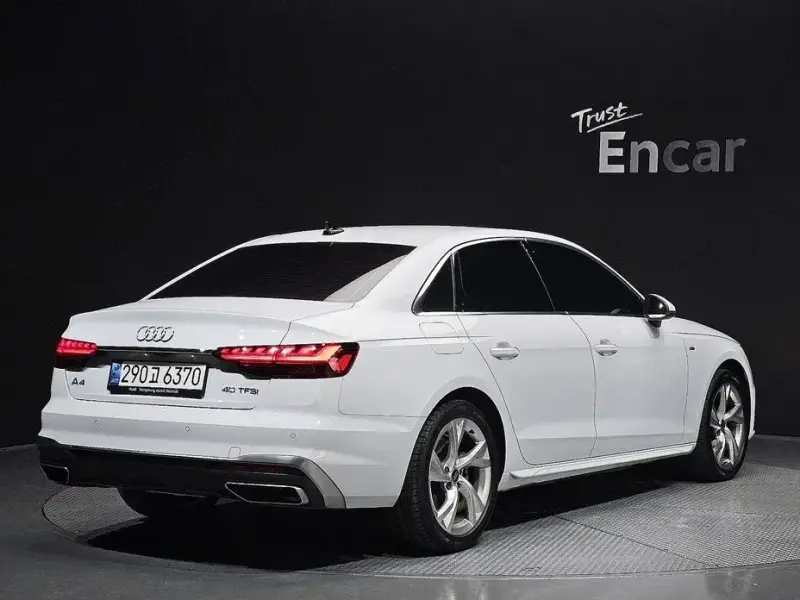 2022 Audi A4 с пробегом 34 944 км