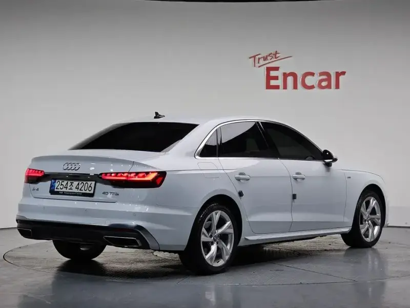 2021 Audi A4 с пробегом 34 497 км