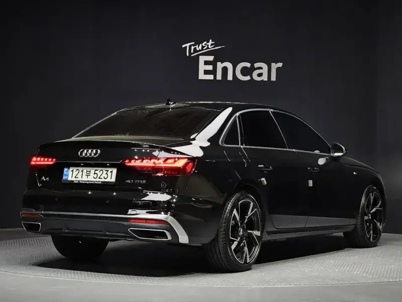 2021 Audi A4 с пробегом 45 646 км