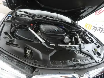2022 BMW 5 серии с пробегом 44 435 км