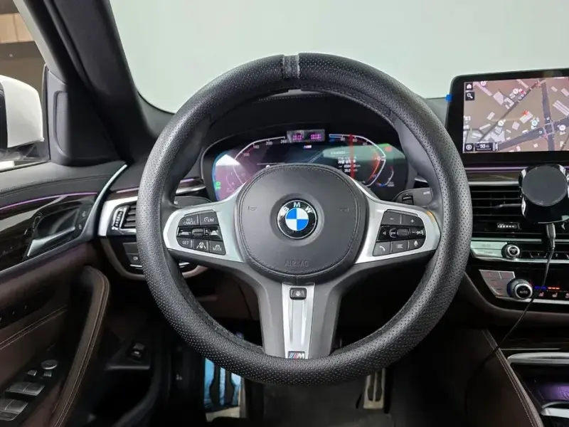 2022 BMW 5 серии с пробегом 65 655 км