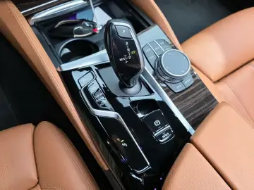 2022 BMW 5 серии с пробегом 65 080 км