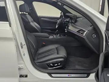 2022 BMW 5 серии с пробегом 29 570 км