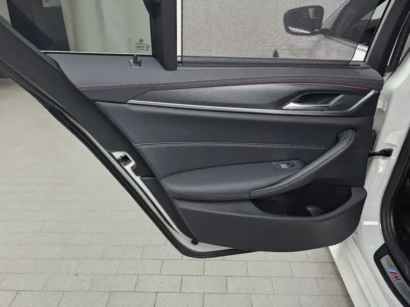 2022 BMW 5 серии с пробегом 29 570 км