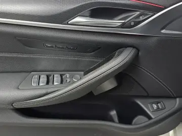 2022 BMW 5 серии с пробегом 29 570 км