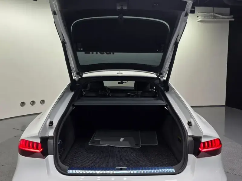 2021 Audi A7 с пробегом 49 130 км