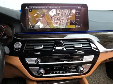 2022 BMW 5 серии с пробегом 75 067 км