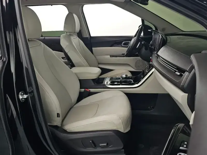 2022 Kia Carnival с пробегом 73 885 км