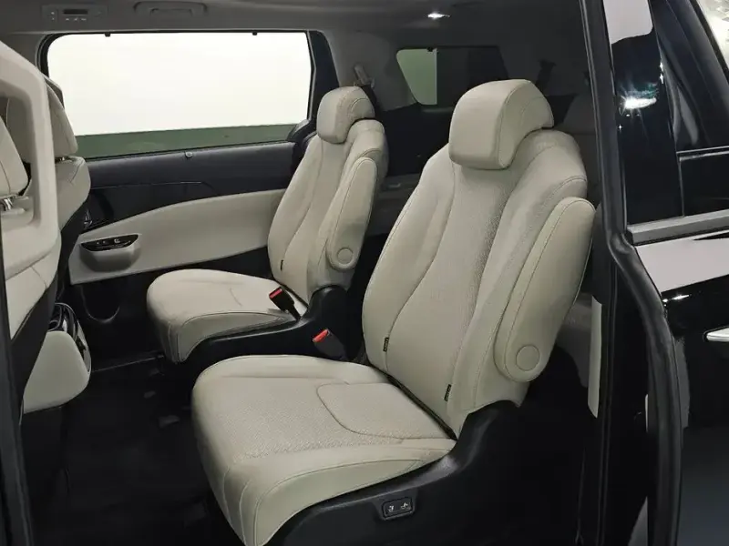 2022 Kia Carnival с пробегом 73 885 км