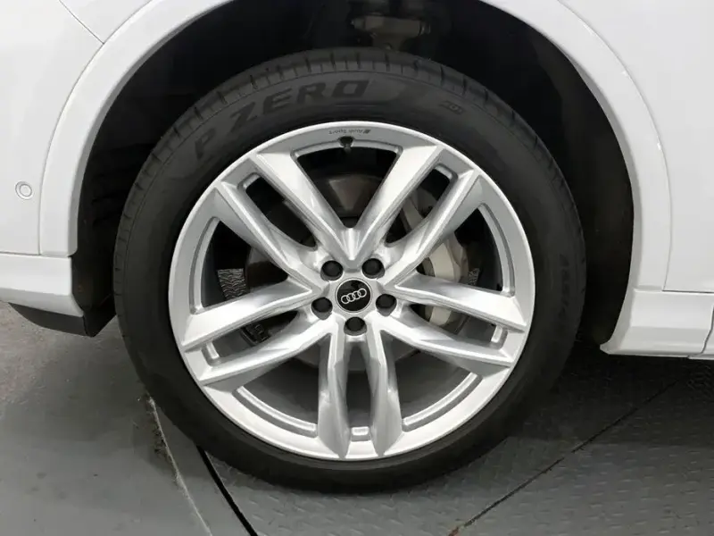 2023 Audi Q7 с пробегом 26 384 км