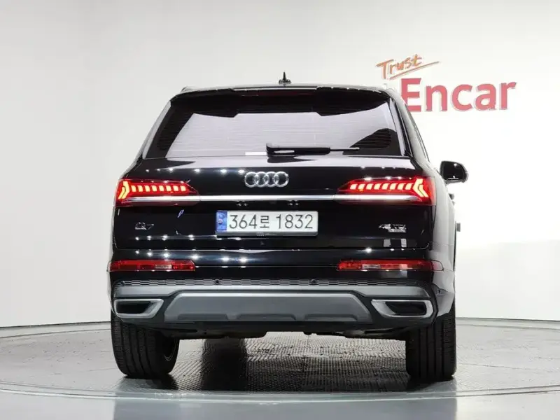 2023 Audi Q7 с пробегом 66 056 км
