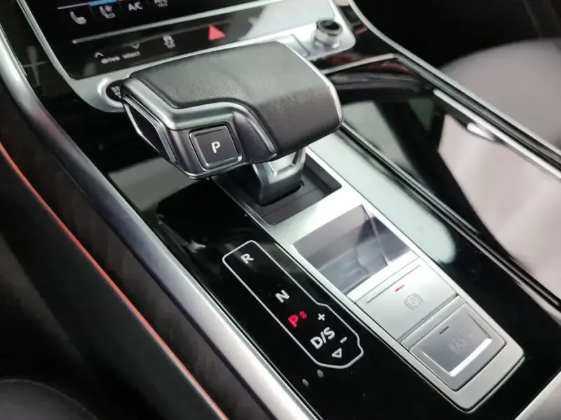 2023 Audi Q7 с пробегом 66 056 км