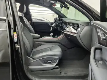 2023 Audi Q7 с пробегом 66 056 км