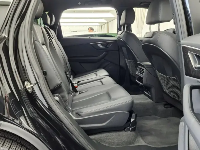 2023 Audi Q7 с пробегом 66 056 км