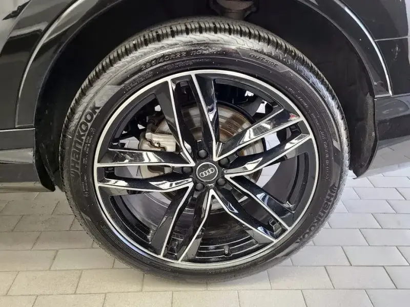 2023 Audi Q7 с пробегом 66 056 км