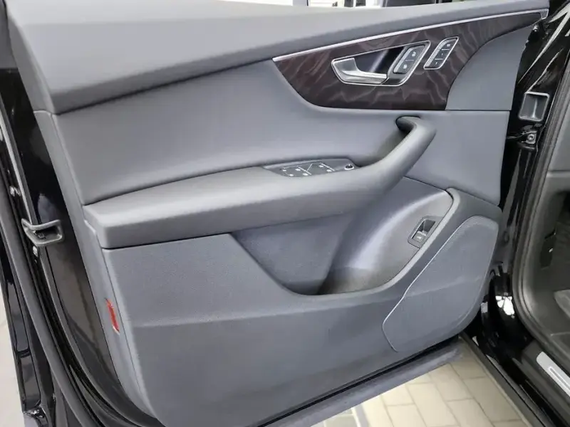 2023 Audi Q7 с пробегом 66 056 км