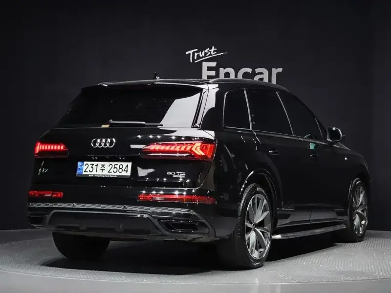 2023 Audi Q7 с пробегом 47 732 км