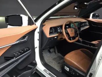 2023   с пробегом 48 992 км
