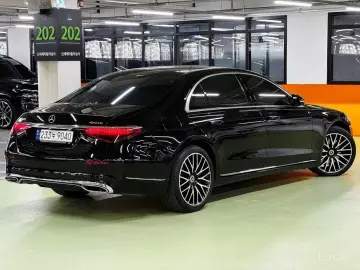 2022 Mercedes-Benz S-Класс с пробегом 38 061 км