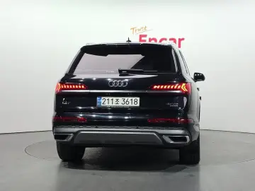 2021 Audi Q7 с пробегом 93 454 км