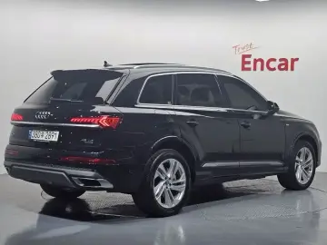 2021 Audi Q7 с пробегом 75 275 км