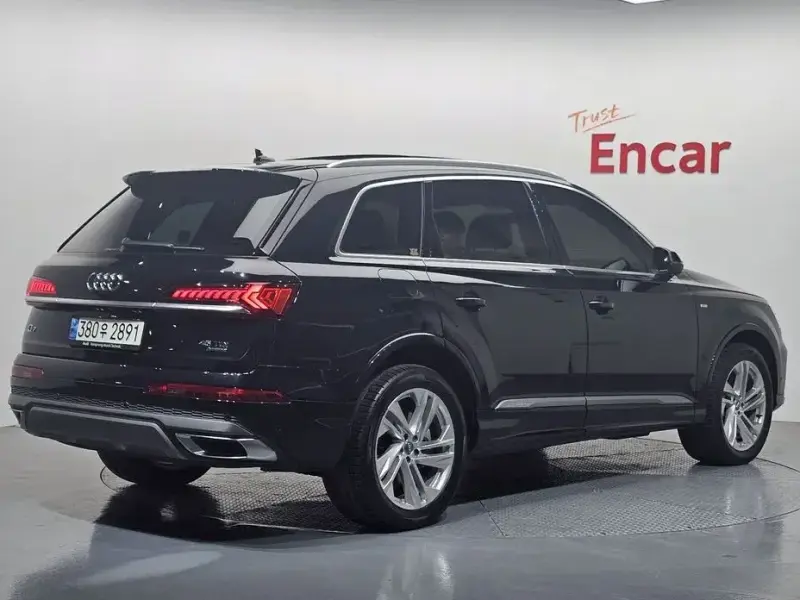 2021 Audi Q7 с пробегом 75 275 км
