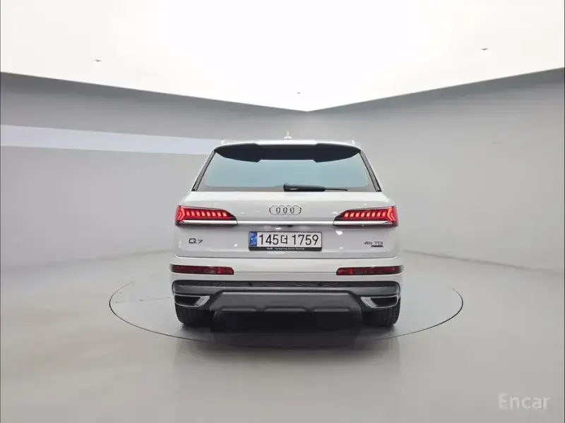 2021 Audi Q7 с пробегом 87 650 км