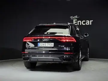 2021 Audi Q8 с пробегом 63 562 км