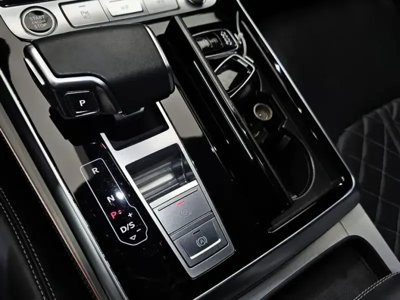 2021 Audi Q8 с пробегом 63 562 км