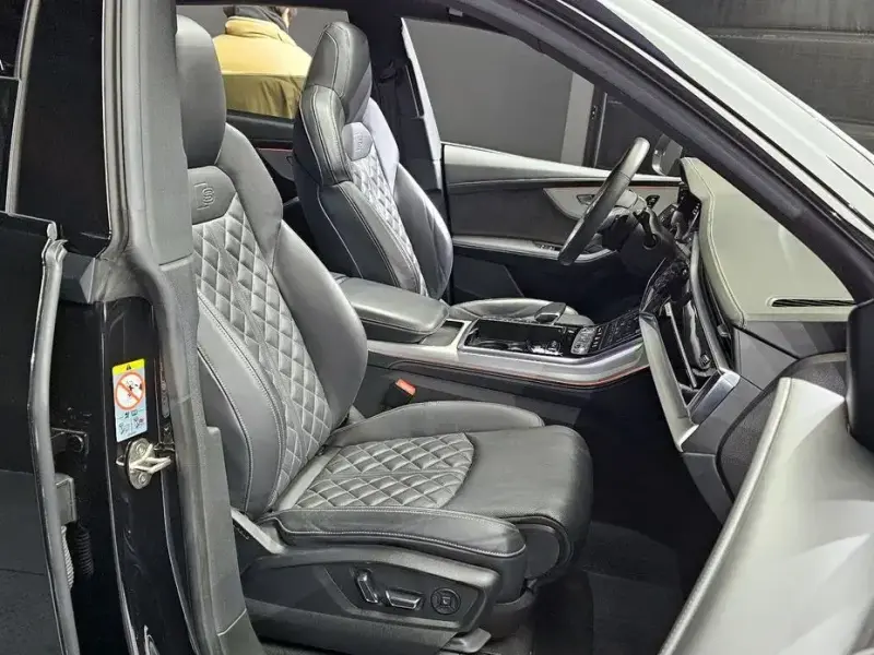 2021 Audi Q8 с пробегом 63 562 км