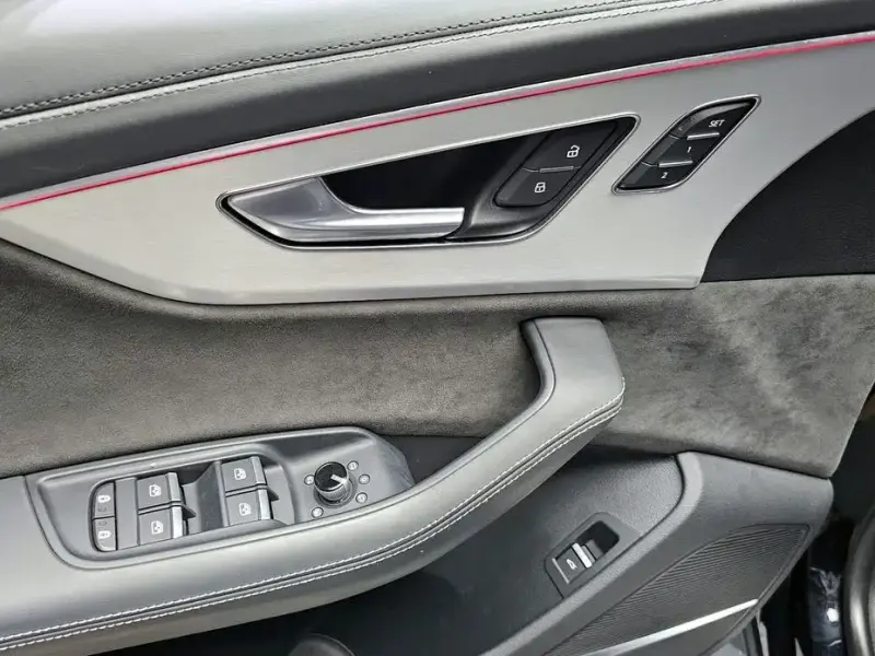 2021 Audi Q8 с пробегом 63 562 км