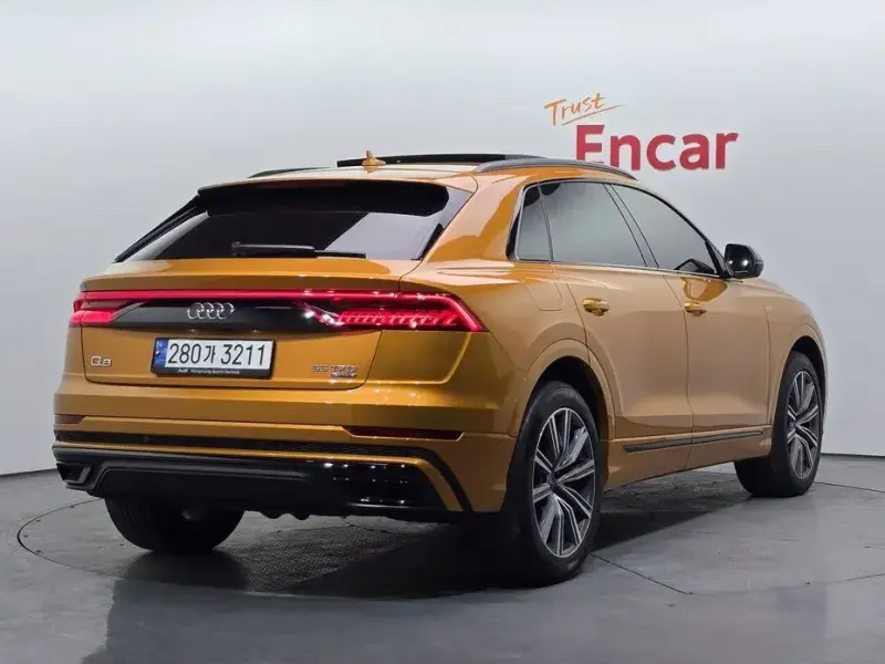 2021 Audi Q8 с пробегом 47 250 км