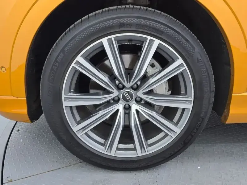 2021 Audi Q8 с пробегом 47 250 км