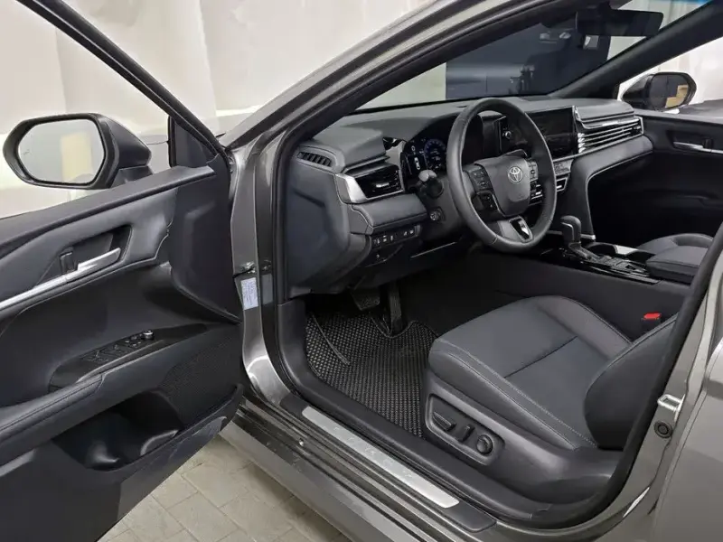 2025 Toyota Camry с пробегом 5 180 км