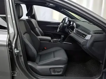2025 Toyota Camry с пробегом 5 180 км