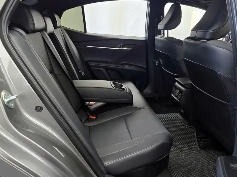 2025 Toyota Camry с пробегом 5 180 км