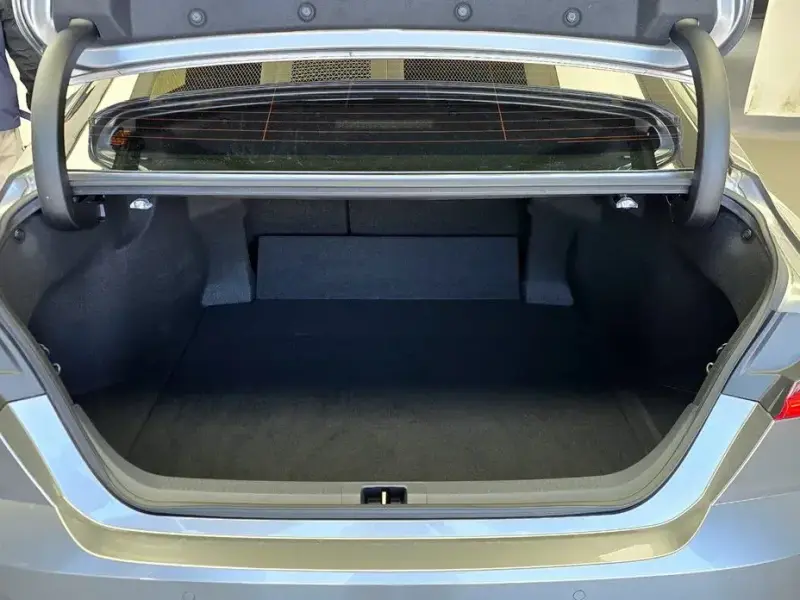 2025 Toyota Camry с пробегом 5 180 км