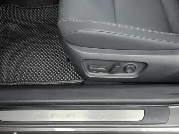 2025 Toyota Camry с пробегом 5 180 км