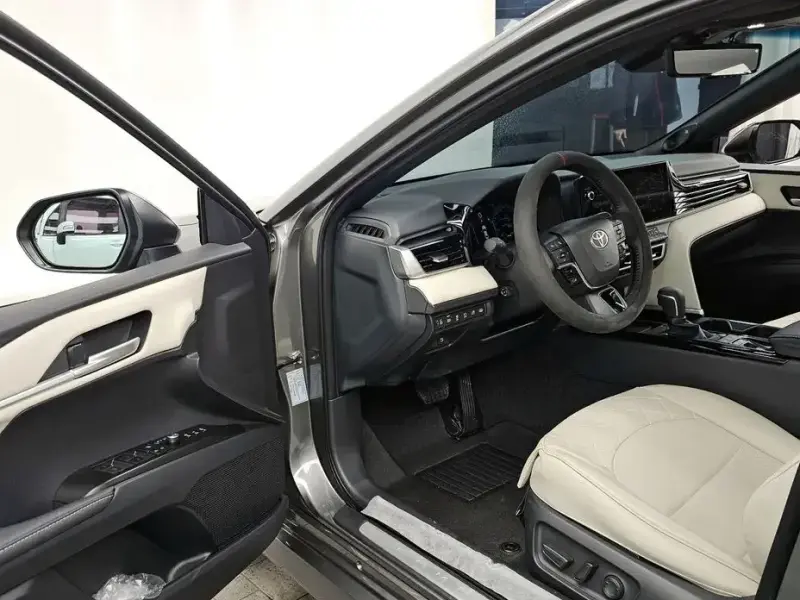 2025 Toyota Camry с пробегом 3 912 км