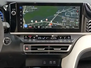 2025 Toyota Camry с пробегом 3 912 км
