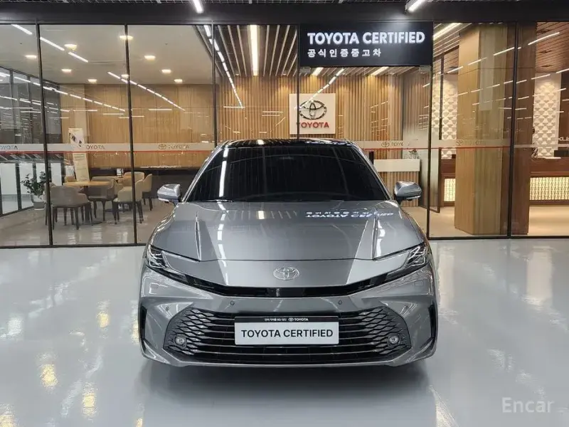 2025 Toyota Camry с пробегом 8 571 км