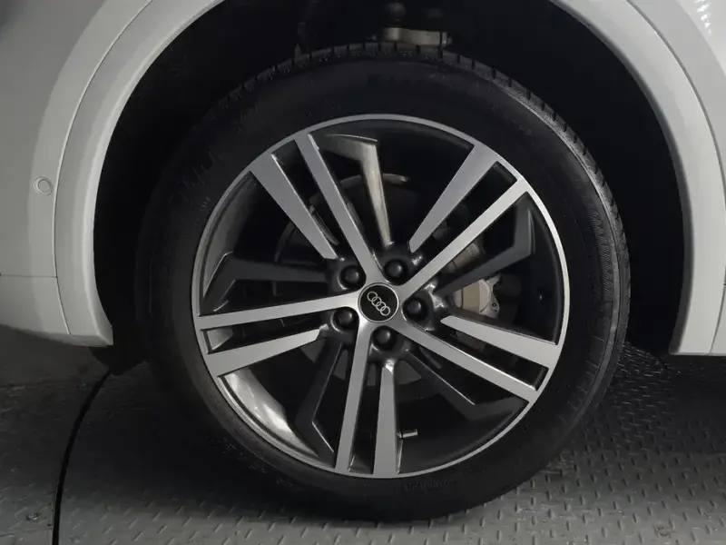 2023 Audi Q5 с пробегом 24 065 км