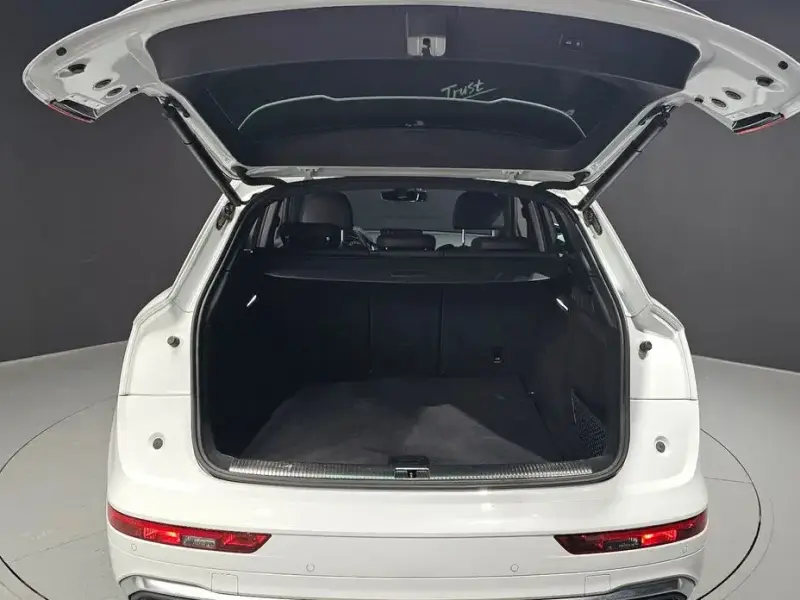 2023 Audi Q5 с пробегом 24 065 км