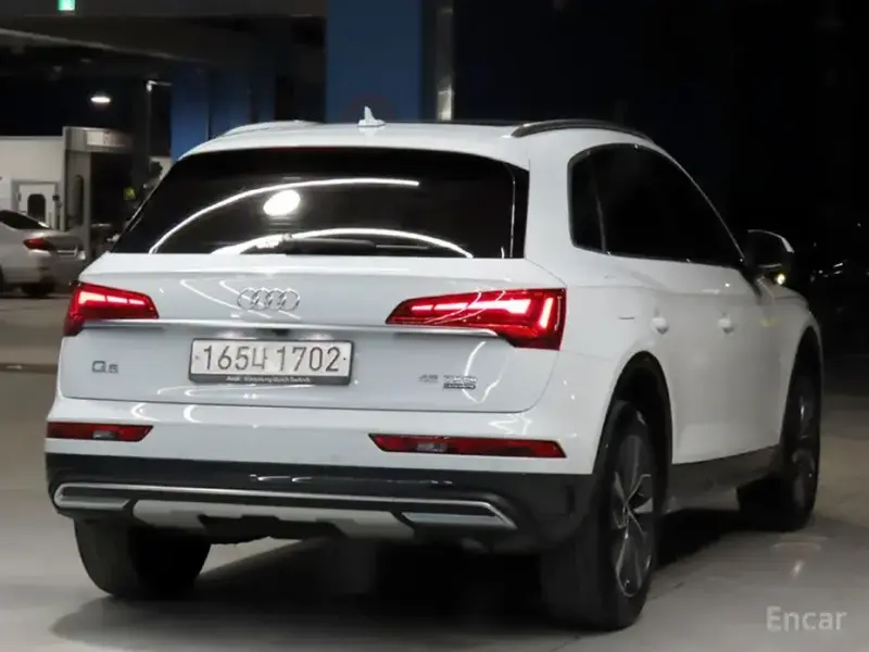 2023 Audi Q5 с пробегом 43 989 км
