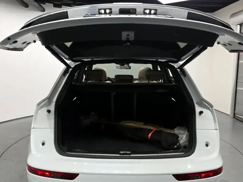 2023 Audi Q5 с пробегом 5 878 км