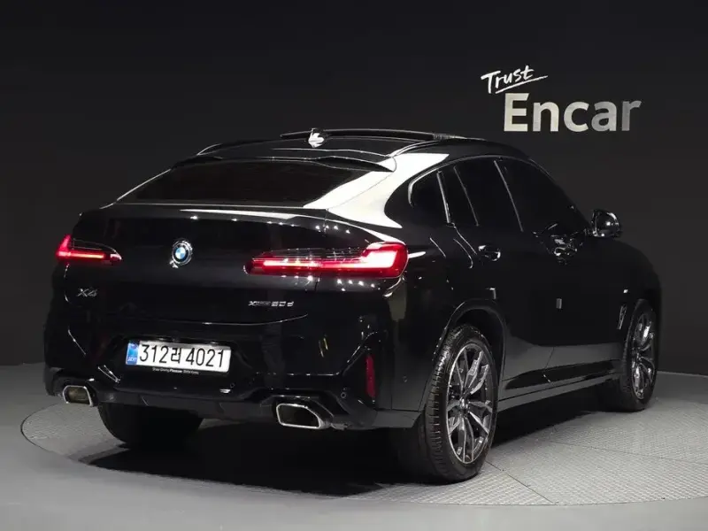 2025 BMW X4 с пробегом 4 510 км