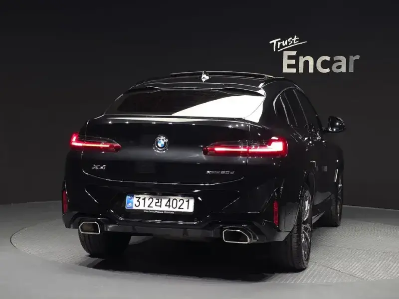 2025 BMW X4 с пробегом 4 510 км