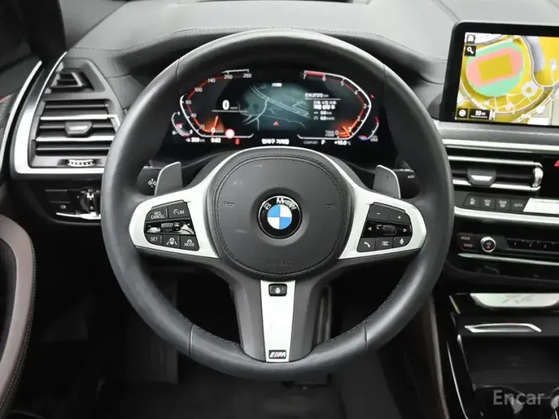 2025 BMW X4 с пробегом 27 336 км