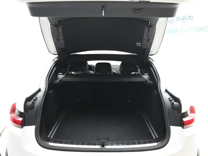 2025 BMW X4 с пробегом 27 336 км