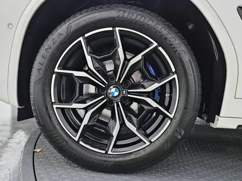 2024 BMW X4 с пробегом 23 098 км